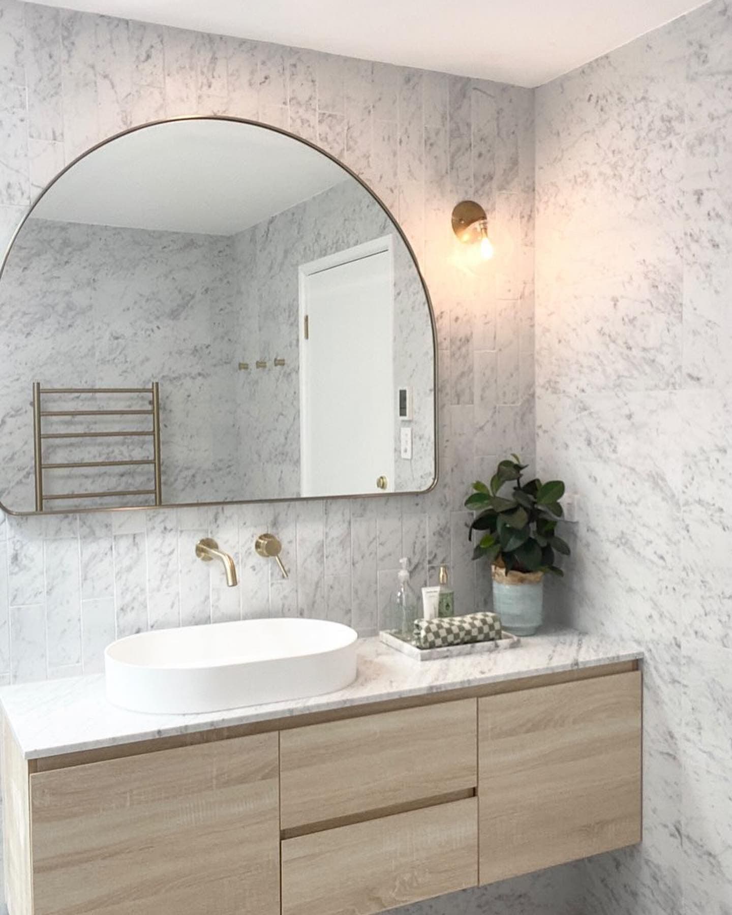 Rose Bay Carrara Look Matte Tile