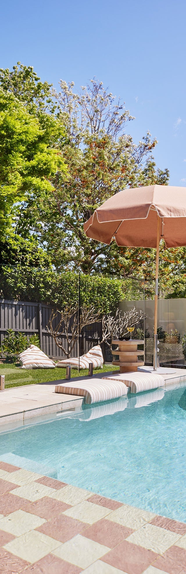 Three Birds Cali Cool House BackYard & Pool