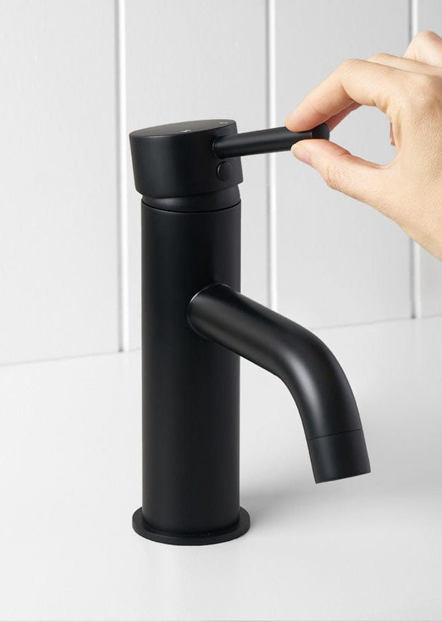 Yabby TAPWARE Sydney Short Basin Mixer Matte Black