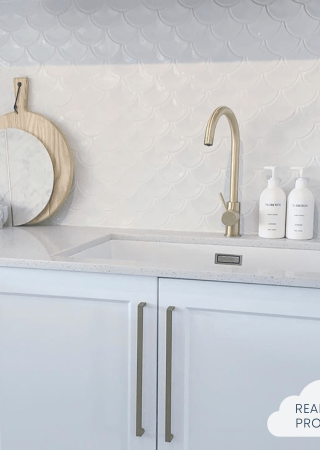 Pacific Greenwood TILE Coral Bay Gloss White Fish Scale Tile